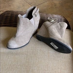 Maurice’s tan booties, size 7 worn once.